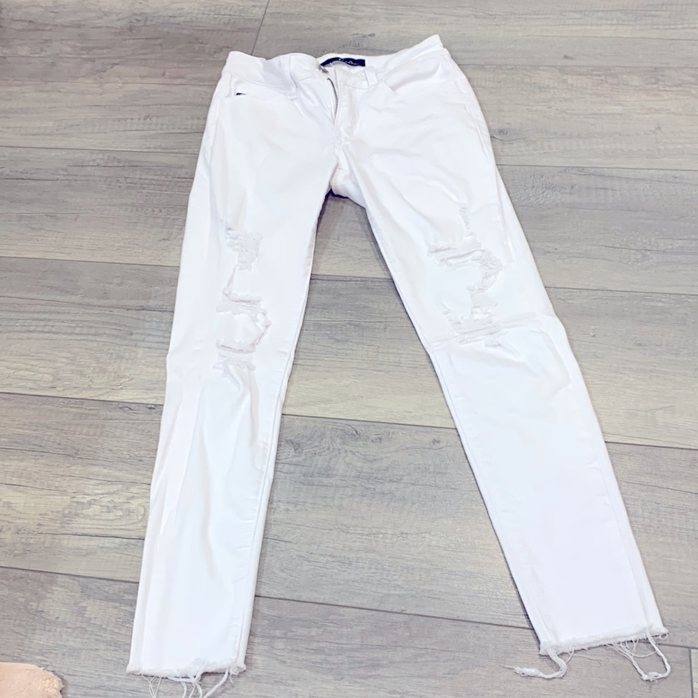 White skinny jeans